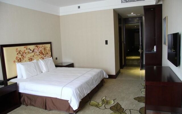 Halo Hotel