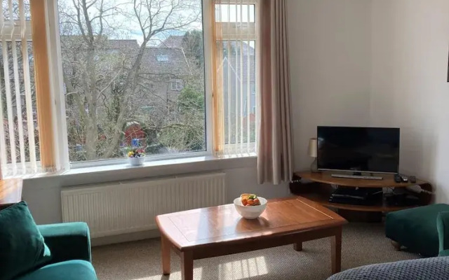 The Waterside Apartment 6