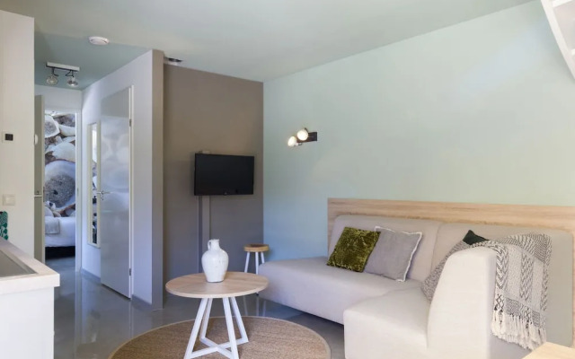 Luxurious Lodge With two Bathrooms, Only 200m From the Beach