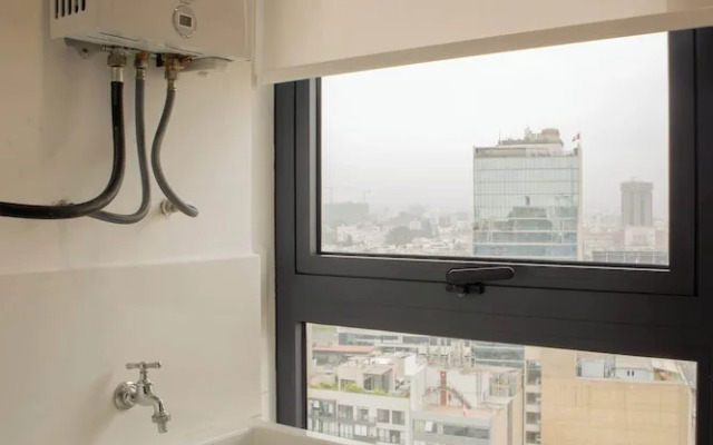 w Enchanting 1BR w Balcony in San Isidro