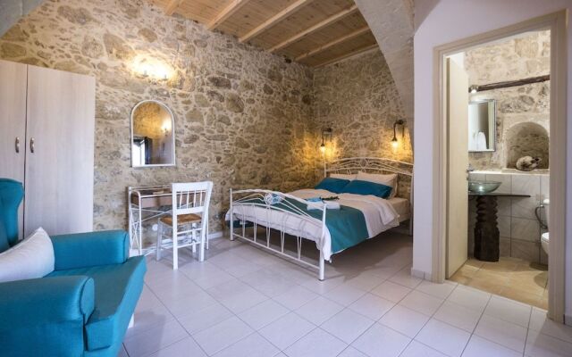 Trigono Holiday House