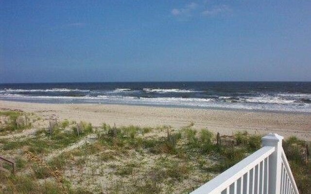 Heaven Sent 4 Bedroom Home by RedAwning