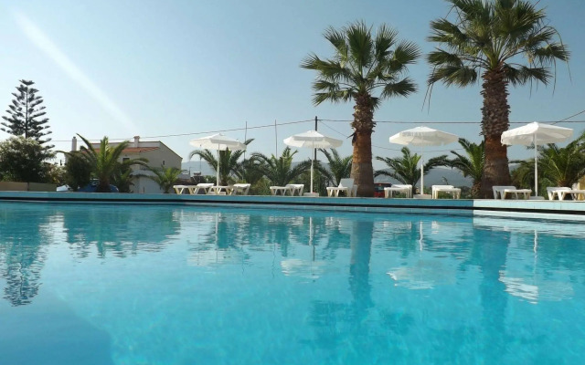 Leonidas Hotel and Studios