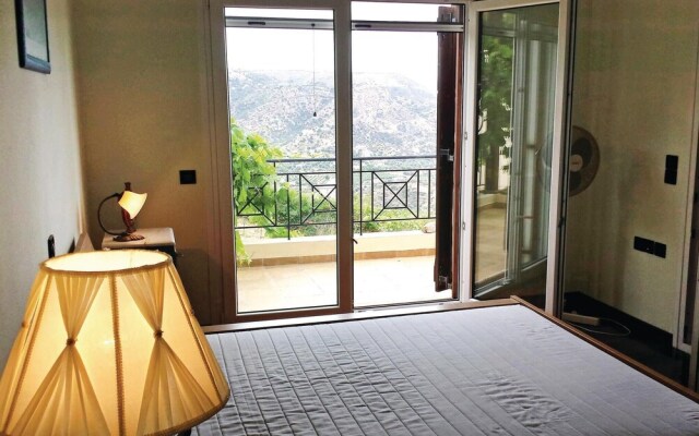 Awesome Home in Plativola Ag.g.rethym With 4 Bedrooms, Wifi and Outdoor Swimming Pool