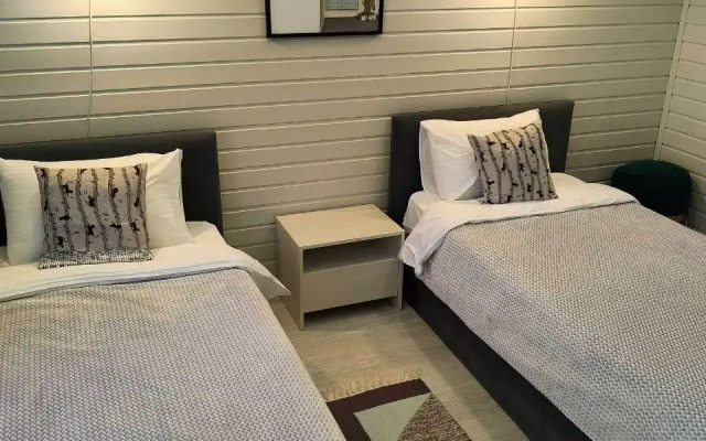 Sreda Green Lounge (Barnhouse 364)