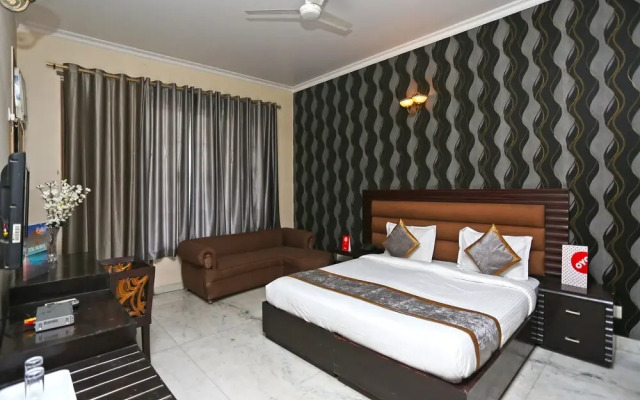 The Red Orchid By OYO Rooms