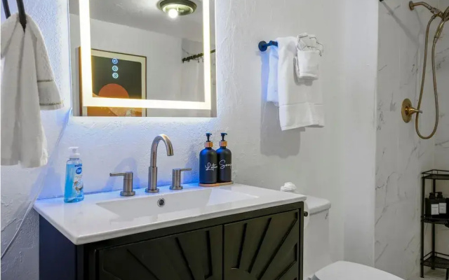 Luxury Studio Escape - Trails & Views