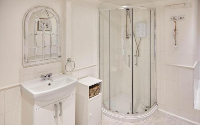 Host Stay Tanqueray House