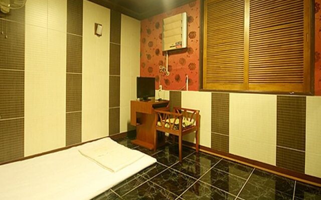 Cheonji Spa Motel