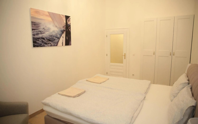 Heart of Vienna - City Apartment