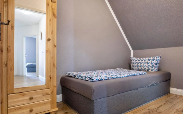 Apartment by Lake Muritz With Marina Views