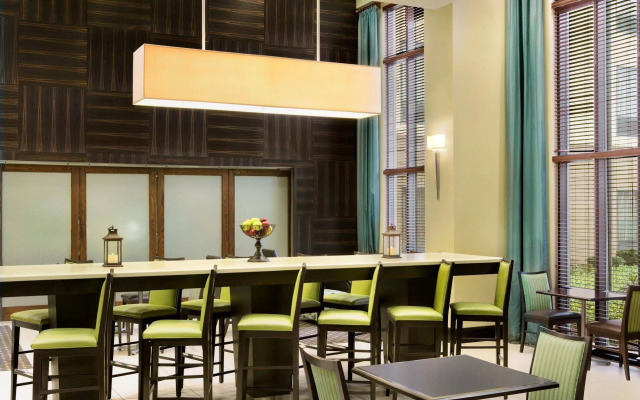 Hampton Inn & Suites Mahwah