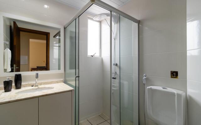 Lindo apto com churrasqueira a 100m do mar EAB0201