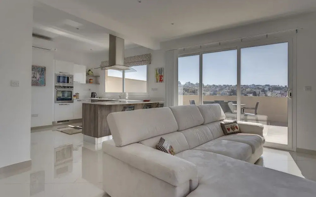 Luxury 2 Bedroom Penthouse in St Julians