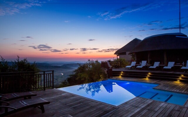 Umzolozolo Private Safari Lodge