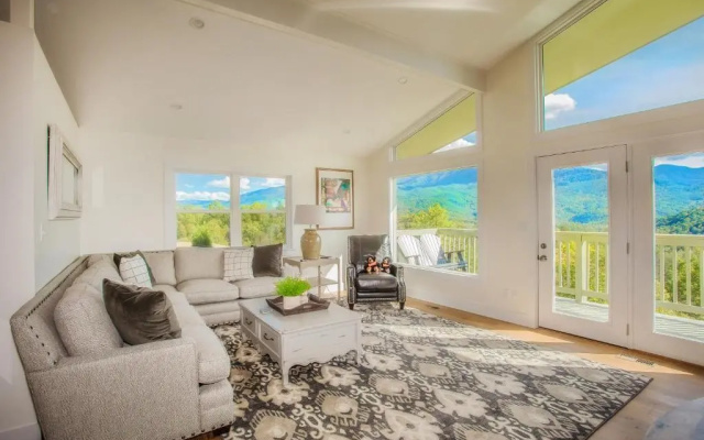 Leconte Mountain Breeze