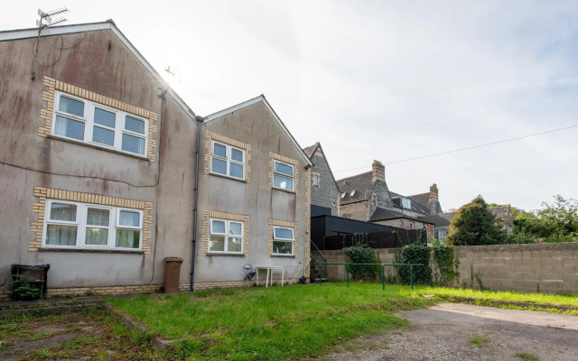 13 Victoria Road Apartment