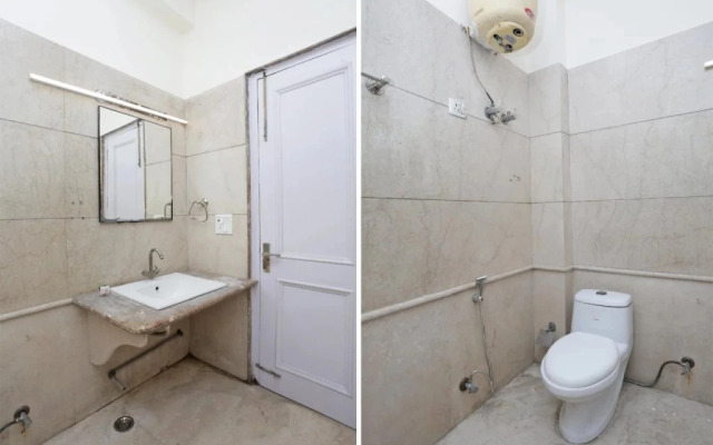 OYO Rooms Noida City Centre 208