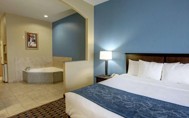 Comfort Suites