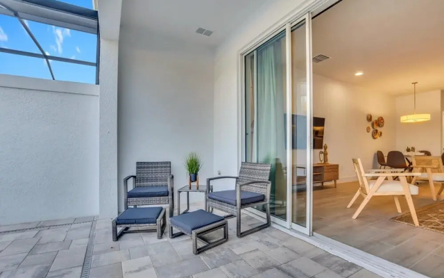 Modern 3BR Townhouse With Pool Near Disney