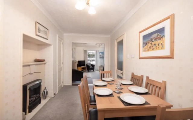 Harbourside Apartment in the Centre of Looe