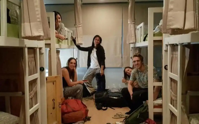Eat - Ting Cafe and Hostel