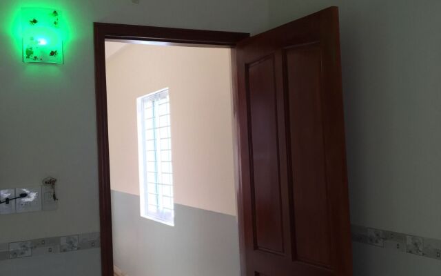 Trieu Hoang Hotel