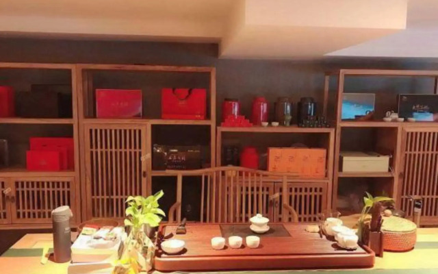 Shanghai Heyi Hotel (Shanghai Hongqiao Qilin Road Subway Station)