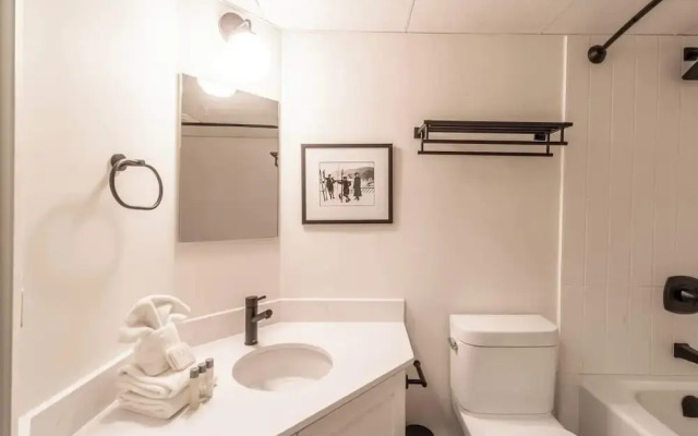 Large Studio in Whistler Village - Unit 611
