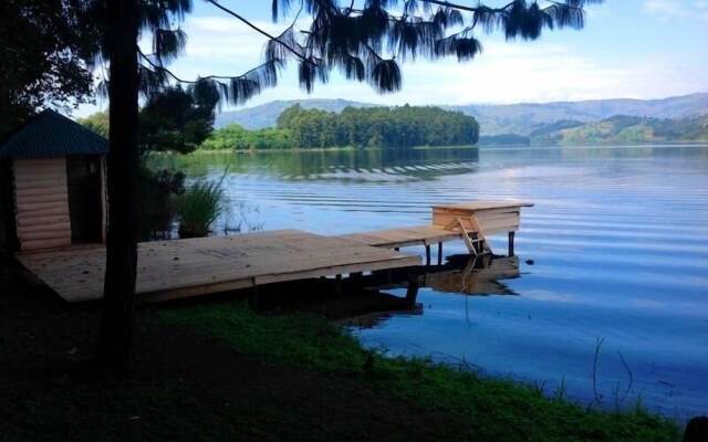 Lake Bunyonyi Eco Resort
