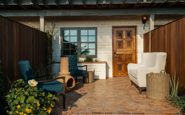 El Caminante Bar & Bungalows