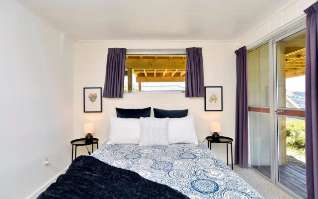 Akaroa Harbour View - Christchurch Holiday Homes