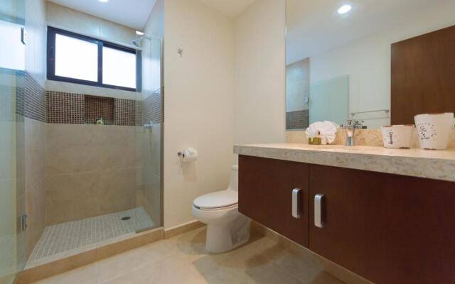 Amazing 2BR condo surrounded by nature by Happy Address