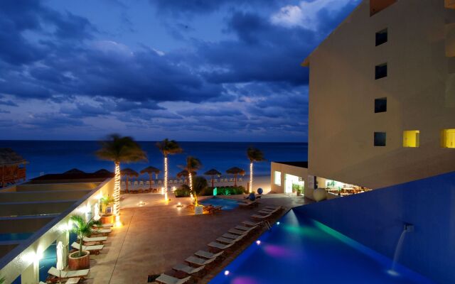 Club Regina Cancun