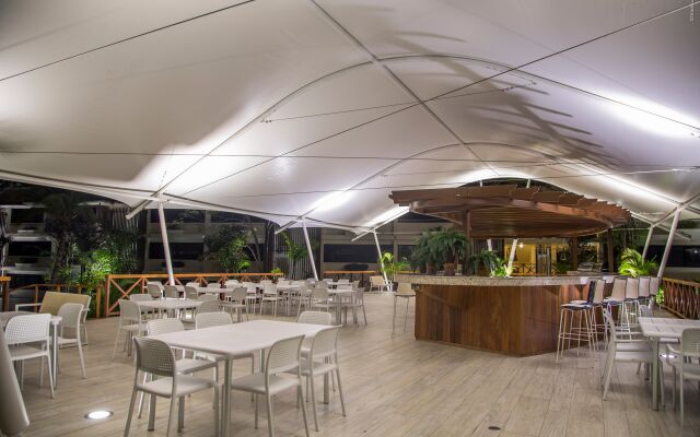 Coronado Luxury Club & Suite (ex:Coronado Golf & Beach Resort)