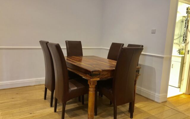 Pimlico Comfort Apartment