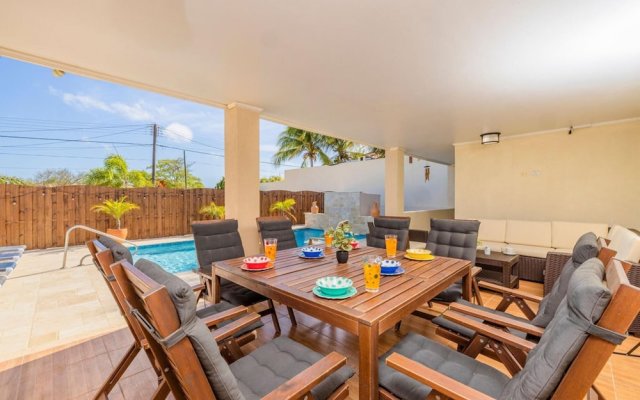 3BR Privatepool - Outdoor Dining - Great Location
