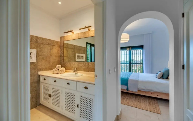 All About Casa Roca