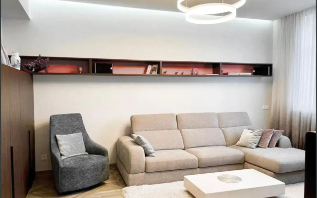 Most City area 2-bedroom Lux, Ekaterinoslav square
