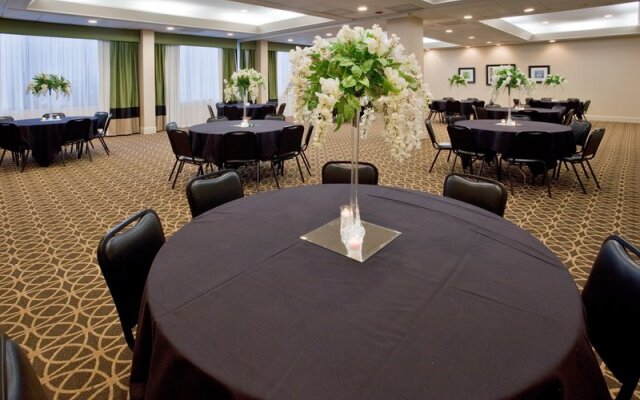 DoubleTree by Hilton Raleigh Midtown