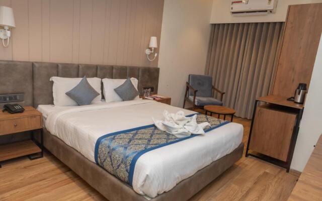 Pinnacle Grand Hotel and Banquets