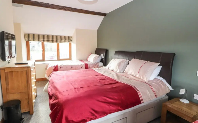Maestyddyn Farm House