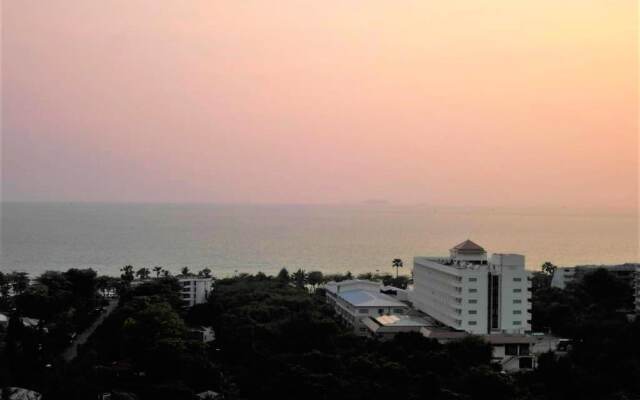 15th Floor Sea View Apartment - Sleeps 2