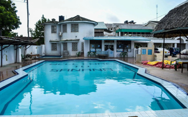 Sanana Hotel