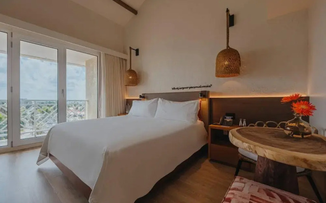 Renaissance Ocean Suites