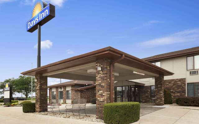 Days Inn by Wyndham Oglesby/ Starved Rock