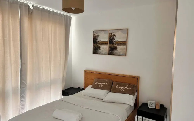 Cozy one Bedroom With a Big Balcony and Parking