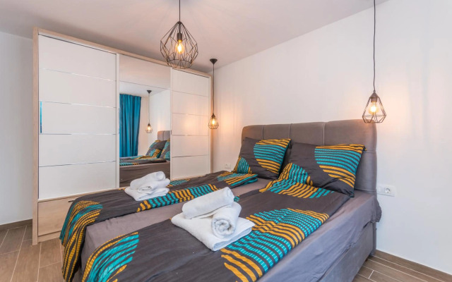 Apartment Jakov with pool