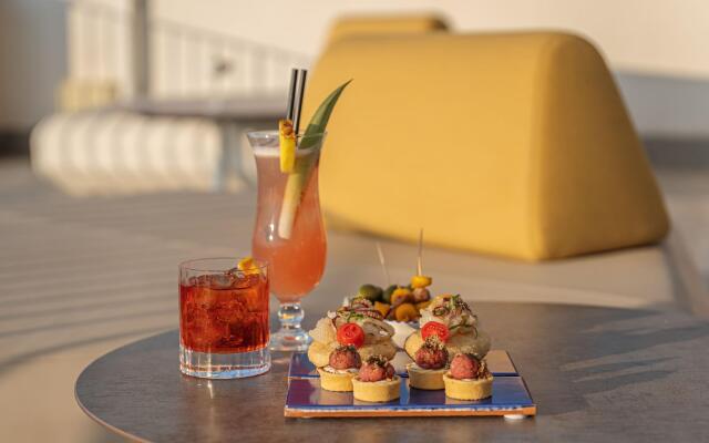 Domo20 Hotel & Sky Bar