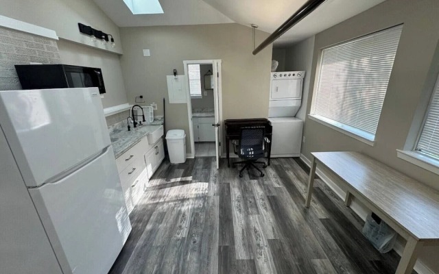 Private Studio Pet Friendly A/C + Wi-fi
